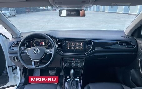 Volkswagen T-Roc I, 2022 год, 1 680 005 рублей, 8 фотография