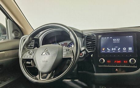 Mitsubishi Outlander III рестайлинг 3, 2022 год, 2 690 000 рублей, 11 фотография