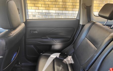 Mitsubishi Outlander III рестайлинг 3, 2013 год, 1 490 000 рублей, 14 фотография