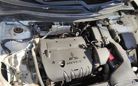 Mitsubishi Outlander III рестайлинг 3, 2013 год, 1 490 000 рублей, 19 фотография