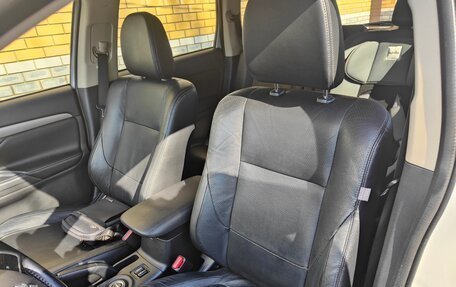 Mitsubishi Outlander III рестайлинг 3, 2013 год, 1 490 000 рублей, 11 фотография