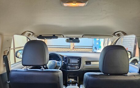 Mitsubishi Outlander III рестайлинг 3, 2013 год, 1 490 000 рублей, 15 фотография