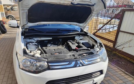 Mitsubishi Outlander III рестайлинг 3, 2013 год, 1 490 000 рублей, 17 фотография