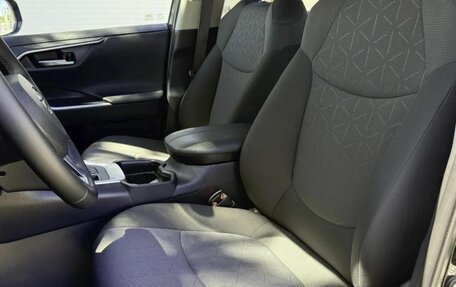 Toyota RAV4, 2019 год, 2 550 000 рублей, 16 фотография