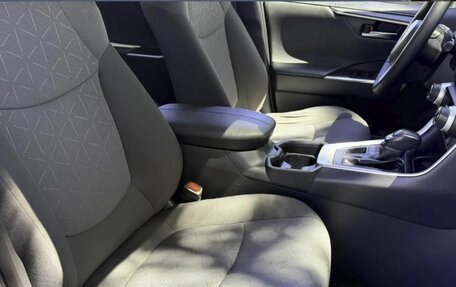 Toyota RAV4, 2019 год, 2 550 000 рублей, 17 фотография