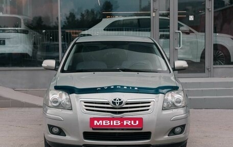 Toyota Avensis III рестайлинг, 2006 год, 900 000 рублей, 2 фотография