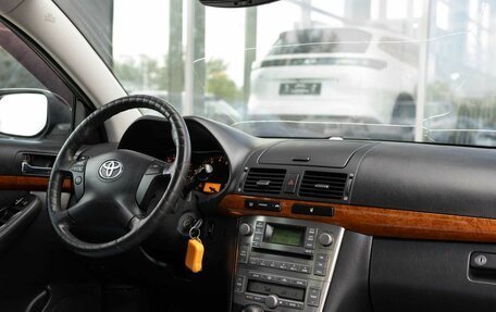 Toyota Avensis III рестайлинг, 2006 год, 900 000 рублей, 10 фотография