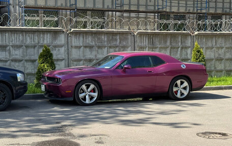Dodge Challenger III рестайлинг 2, 2008 год, 2 800 000 рублей, 4 фотография