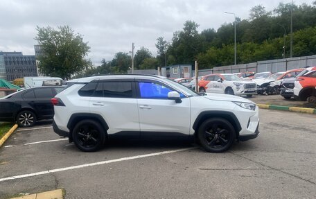 Toyota RAV4, 2021 год, 3 400 000 рублей, 2 фотография