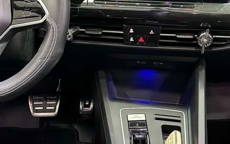 Volkswagen Golf VIII, 2023 год, 1 915 000 рублей, 9 фотография