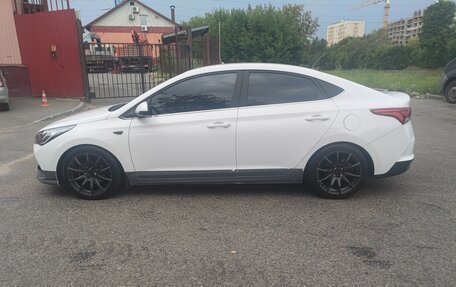 Hyundai Solaris II рестайлинг, 2021 год, 1 350 000 рублей, 6 фотография