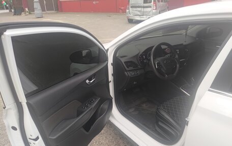 Hyundai Solaris II рестайлинг, 2021 год, 1 350 000 рублей, 8 фотография