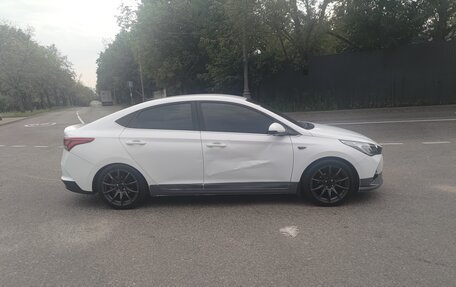 Hyundai Solaris II рестайлинг, 2021 год, 1 350 000 рублей, 7 фотография