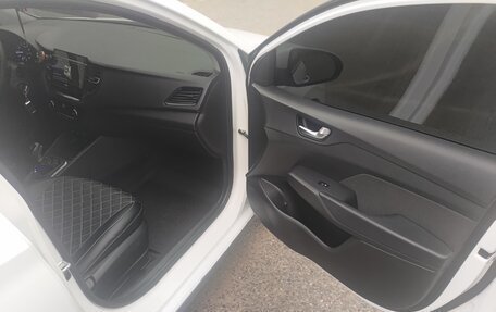 Hyundai Solaris II рестайлинг, 2021 год, 1 350 000 рублей, 11 фотография