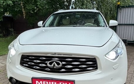Infiniti FX II, 2011 год, 1 690 000 рублей, 1 фотография