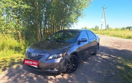 Toyota Camry, 2008 год, 750 000 рублей, 2 фотография