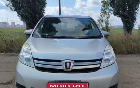 Toyota ISis I, 2015 год, 1 400 000 рублей, 2 фотография