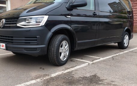 Volkswagen Caravelle T6 рестайлинг, 2018 год, 2 980 000 рублей, 3 фотография