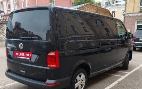Volkswagen Caravelle T6 рестайлинг, 2018 год, 2 980 000 рублей, 4 фотография