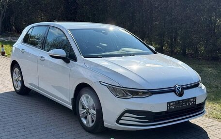 Volkswagen Golf VIII, 2022 год, 1 950 000 рублей, 3 фотография