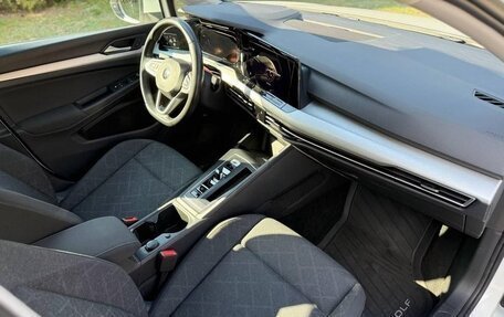 Volkswagen Golf VIII, 2022 год, 1 950 000 рублей, 11 фотография