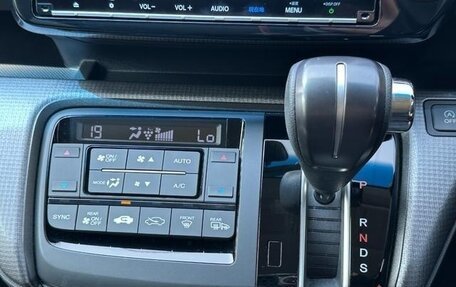 Honda Stepwgn IV, 2021 год, 1 820 000 рублей, 28 фотография