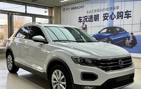Volkswagen T-Roc I, 2022 год, 1 670 077 рублей, 3 фотография