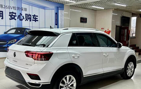 Volkswagen T-Roc I, 2022 год, 1 670 077 рублей, 5 фотография