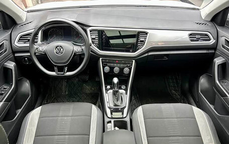 Volkswagen T-Roc I, 2022 год, 1 670 077 рублей, 13 фотография