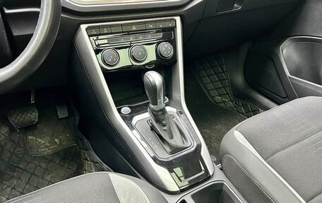 Volkswagen T-Roc I, 2022 год, 1 670 077 рублей, 21 фотография