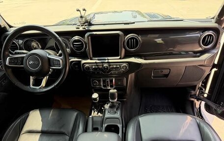 Jeep Wrangler, 2023 год, 15 фотография