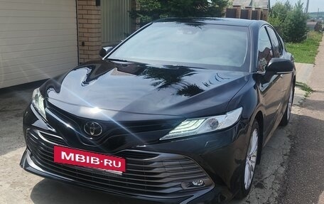 Toyota Camry, 2019 год, 2 700 000 рублей, 2 фотография