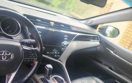 Toyota Camry, 2019 год, 2 700 000 рублей, 24 фотография