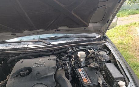 Mitsubishi L200 IV рестайлинг, 2012 год, 1 990 000 рублей, 7 фотография