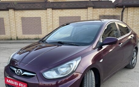Hyundai Solaris II рестайлинг, 2013 год, 655 000 рублей, 2 фотография