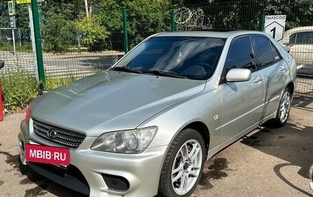 Lexus IS II рестайлинг 2, 2000 год, 1 100 000 рублей, 2 фотография