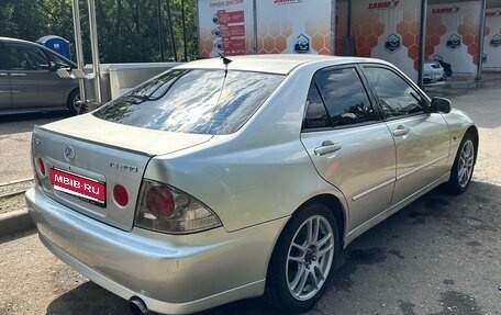 Lexus IS II рестайлинг 2, 2000 год, 1 100 000 рублей, 5 фотография