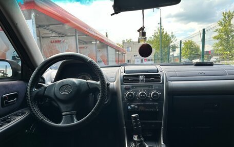 Lexus IS II рестайлинг 2, 2000 год, 1 100 000 рублей, 16 фотография
