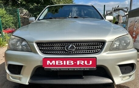 Lexus IS II рестайлинг 2, 2000 год, 1 100 000 рублей, 15 фотография