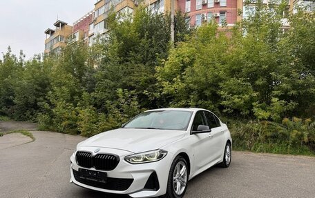 BMW 1 серия, 2022 год, 1 820 000 рублей, 3 фотография