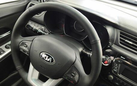 KIA Rio III рестайлинг, 2013 год, 800 000 рублей, 15 фотография