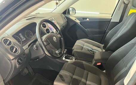 Volkswagen Tiguan I, 2010 год, 1 049 000 рублей, 10 фотография