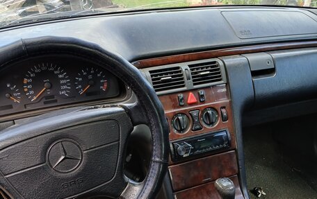 Mercedes-Benz E-Класс, 1995 год, 270 000 рублей, 7 фотография