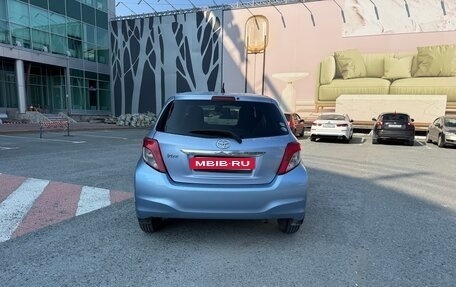 Toyota Vitz, 2012 год, 700 000 рублей, 2 фотография