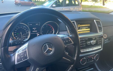 Mercedes-Benz M-Класс, 2012 год, 1 850 000 рублей, 2 фотография