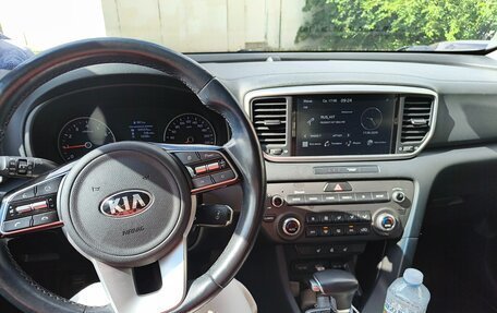KIA Sportage IV рестайлинг, 2020 год, 2 250 000 рублей, 2 фотография