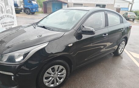 KIA Rio IV, 2017 год, 850 000 рублей, 2 фотография