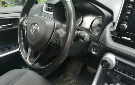 Toyota RAV4, 2021 год, 3 100 000 рублей, 8 фотография