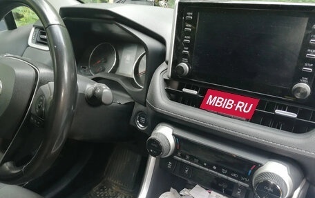 Toyota RAV4, 2021 год, 3 100 000 рублей, 6 фотография