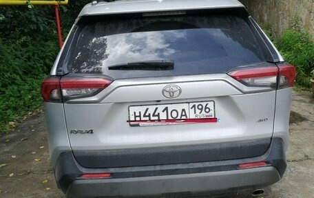 Toyota RAV4, 2021 год, 3 100 000 рублей, 4 фотография